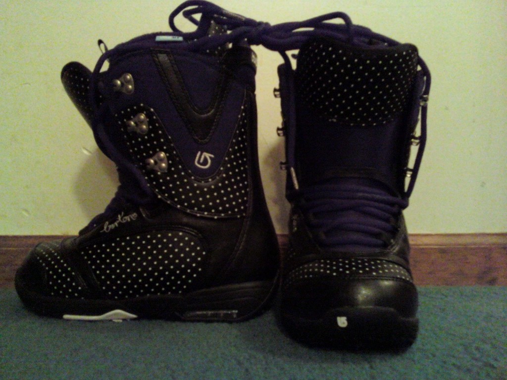 burton boots.JPG